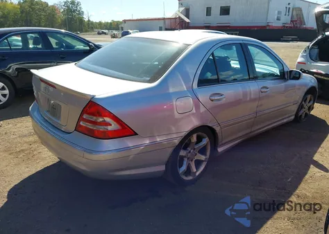 2007 Mercedes-Benz C 230 Sport из США, поврежденный, VIN WDBRF52H07A933874